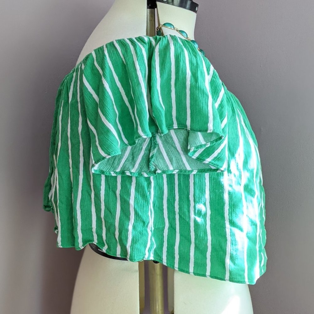 F21+ green striped flowy crop top w/ some stretch - Picture 3 of 5